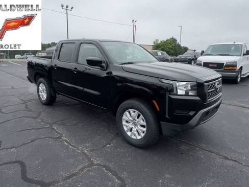 Used 2023 Nissan Frontier SV AWD/4WD image 2