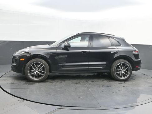 New 2026 Porsche Macan image 2