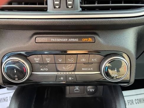 Used 2022 Ford Escape SE AWD/4WD image 29