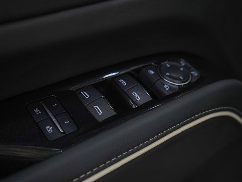 Used 2023 Cadillac Escalade Premium Luxury AWD/4WD image 24