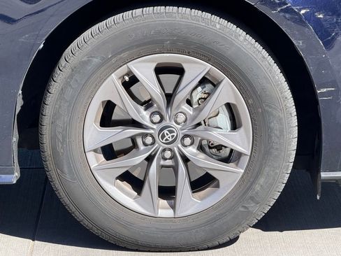 Used 2025 Toyota Sienna XLE w/ XLE Plus Package image 13