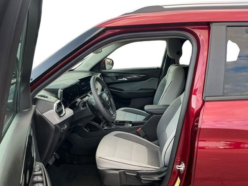 Used 2025 Chevrolet TrailBlazer LT image 14