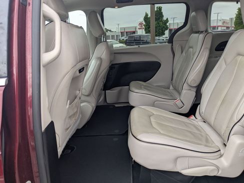 Used 2021 Chrysler Pacifica Limited w/ Premium & Safety Sphere Group AWD/4WD image 27