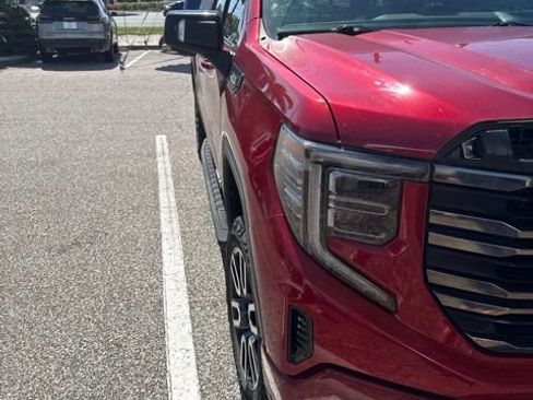 Used 2022 GMC Sierra 1500 AT4 w/ AT4 Premium Package AWD/4WD image 8