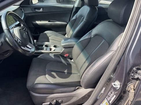 Used 2020 Kia Optima S FWD image 9
