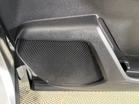 Used 2023 Toyota Highlander L image 29