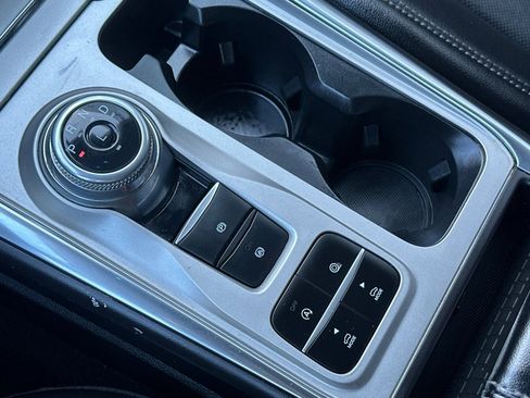 Used 2024 Ford Explorer Limited image 23