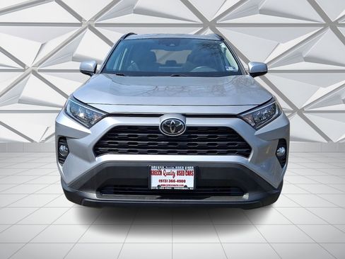 Used 2020 Toyota RAV4 XLE w/ Convenience Package image 3