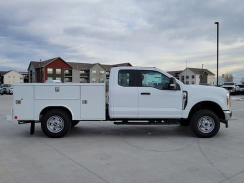 New 2026 Ford F250 XL w/ XL Chrome Package image 2