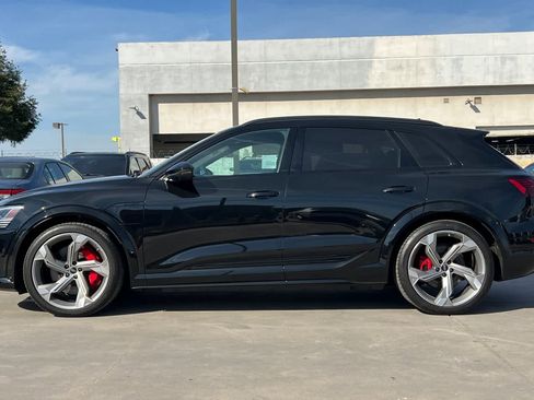 Used 2024 Audi Q8 e-tron Prestige w/ Prestige Package image 6