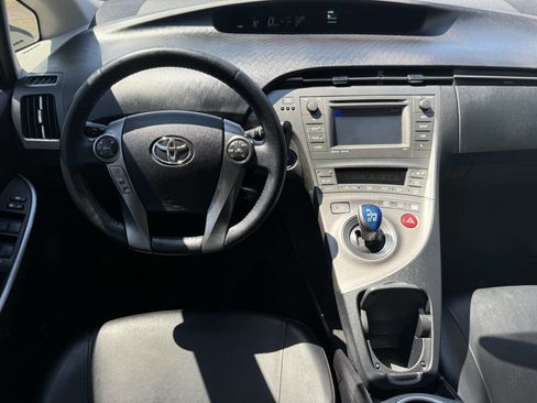 Used 2013 Toyota Prius Three image 17