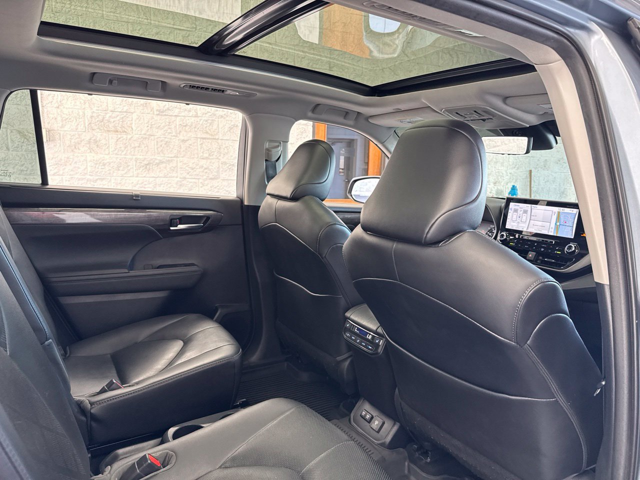 Certified 2021 Toyota Highlander Platinum AWD/4WD image 47