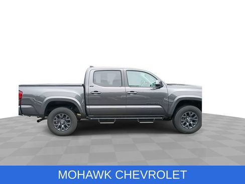 Used 2023 Toyota Tacoma SR5 w/ Technology Package AWD/4WD image 9