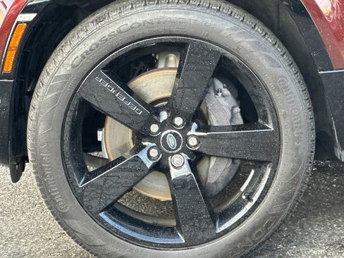 Used 2023 Land Rover Defender 130 X-Dynamic SE image 13