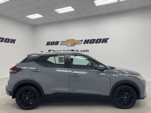 Used 2023 Nissan Kicks SV w/ Exterior Package FWD image 4