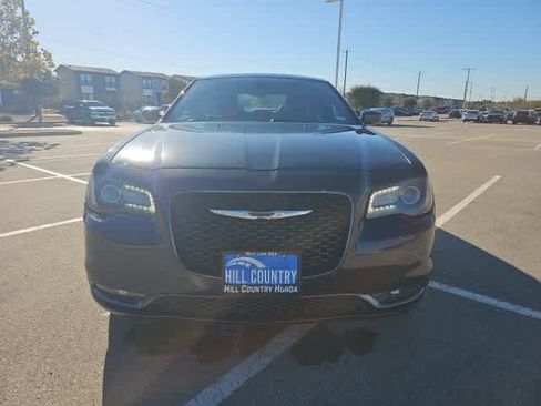 Used 2016 Chrysler 300 S image 2