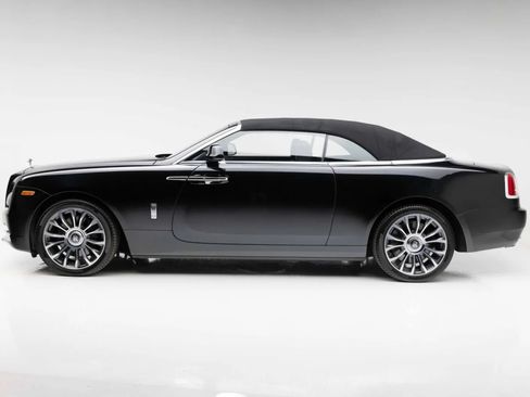 Used 2019 Rolls-Royce Dawn RWD image 29