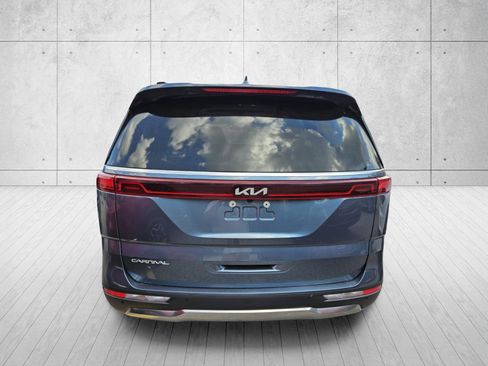 Used 2024 Kia Carnival SX Prestige FWD image 9