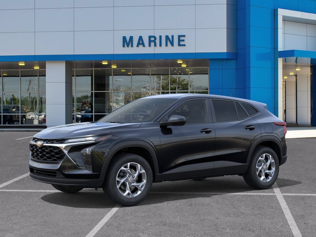 New 2026 Chevrolet Trax LS w/ LS Convenience Package FWD image 2