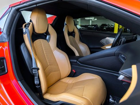 Used 2021 Chevrolet Corvette Stingray Preferred Conv w/ Z51 Performance Package RWD image 29