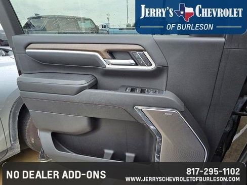 Used 2026 Chevrolet Silverado 3500 High Country w/ High Country Premium Package AWD/4WD image 8