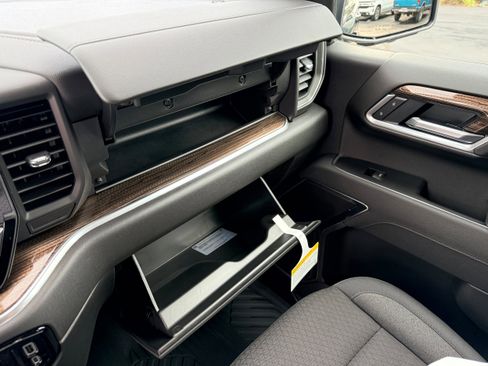 New 2026 Chevrolet Silverado 1500 LT image 19