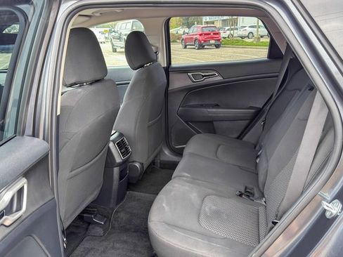 Used 2023 Kia Sportage LX image 18