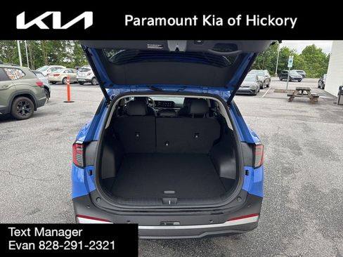 Used 2026 Kia Sportage EX FWD image 10