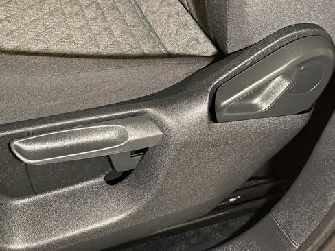 Used 2026 Volkswagen Tiguan S FWD image 13