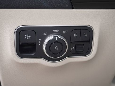 Used 2025 Mercedes-Benz GLA 250 image 15