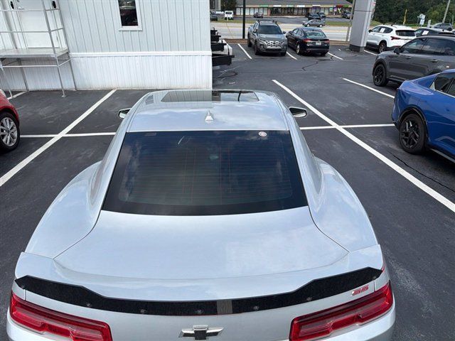 Used 2015 Chevrolet Camaro SS w/ RS Package RWD image 10