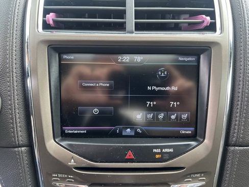 Used 2013 Lincoln MKX AWD image 30
