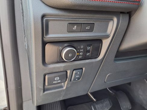 Used 2024 Ford Expedition Limited RWD image 22