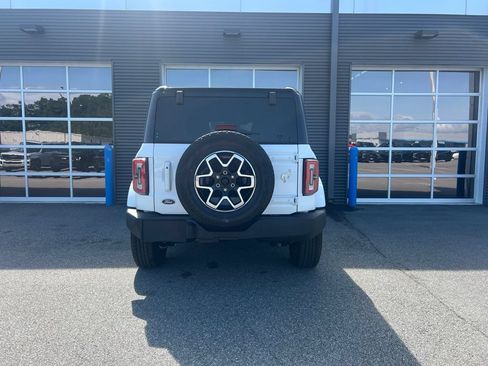 Used 2025 Ford Bronco Outer Banks AWD/4WD image 3