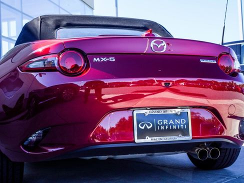 Used 2023 MAZDA MX-5 Miata Grand Touring image 11