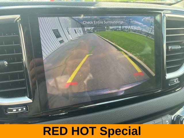 Used 2023 Chrysler Pacifica Touring-L FWD image 23
