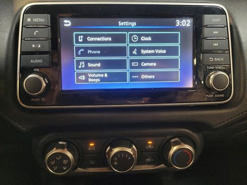 Used 2025 Nissan Versa S w/ Trunk Package image 25