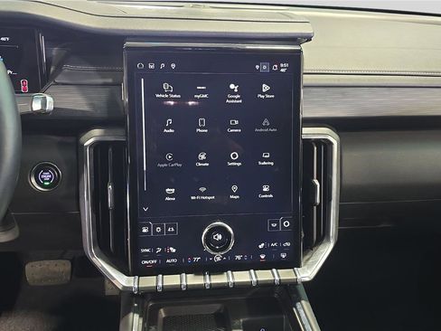 Used 2025 GMC Acadia Elevation image 18