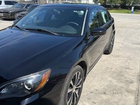 Used 2013 Chrysler 200 Limited w/ Sun/Sound Group image 3