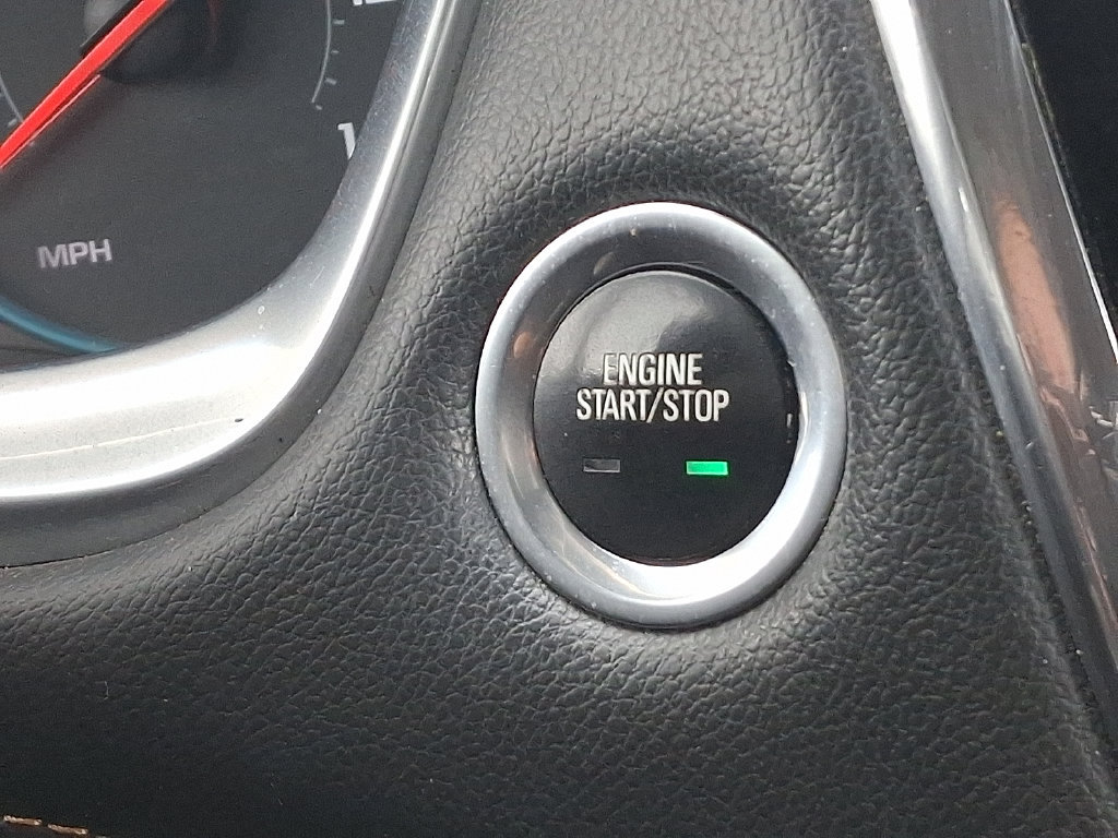 Used 2021 Chevrolet Traverse LS FWD image 25