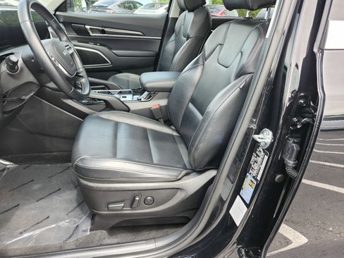 Used 2025 Kia Telluride S FWD image 26