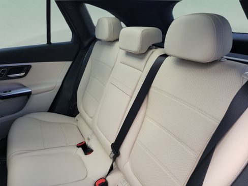 Certified 2026 Mercedes-Benz GLC 300 4MATIC image 7