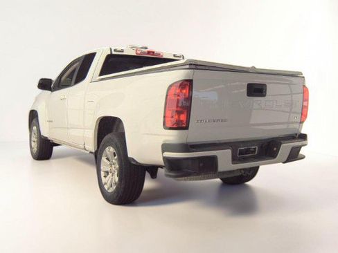 Used 2022 Chevrolet Colorado LT w/ Fleet Safety Package RWD image 5
