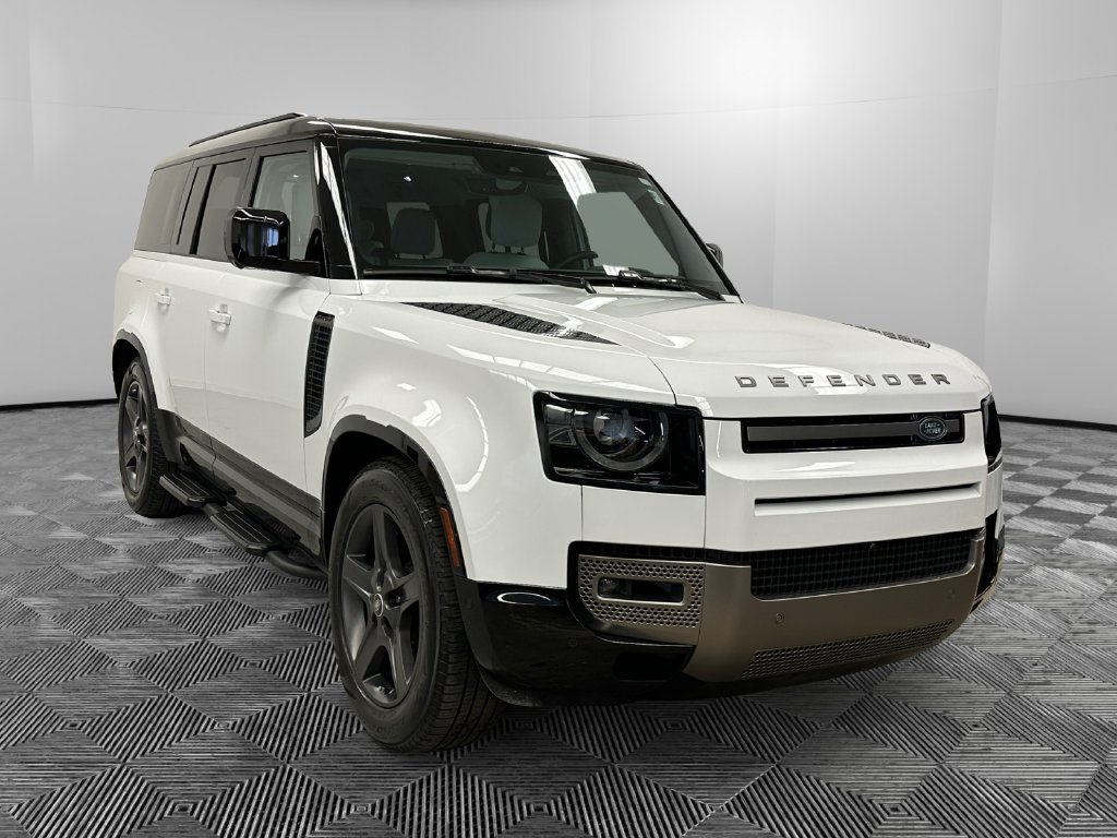 Used 2025 Land Rover Defender 130 X-Dynamic SE AWD/4WD image 8