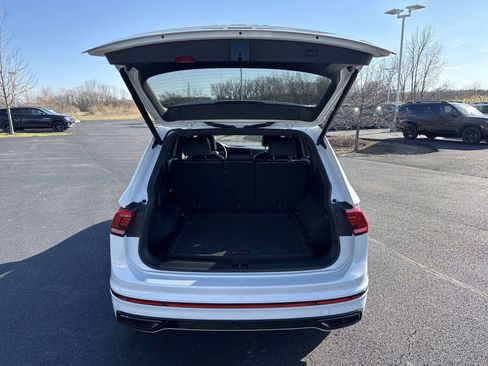 Used 2024 Volkswagen Tiguan SE R-Line w/ MDO Package, Two-Row image 26