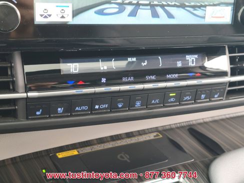 Certified 2023 Toyota Sienna Limited image 25