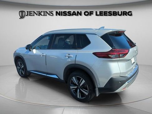 Certified 2022 Nissan Rogue Platinum w/ Head-Up Display Package FWD image 9