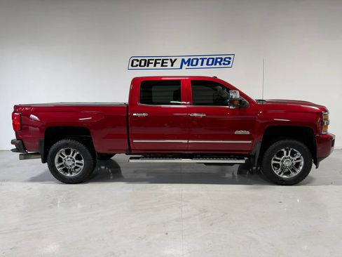 Used 2019 Chevrolet Silverado 2500 High Country AWD/4WD image 7