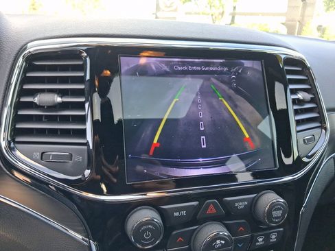 Used 2020 Jeep Grand Cherokee Limited w/ Premium Lighting Group image 18