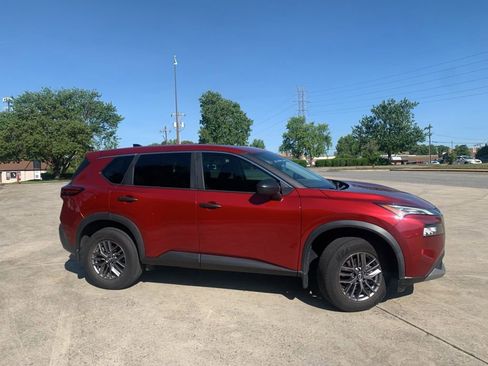 Used 2023 Nissan Rogue S AWD/4WD image 7